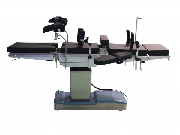 新款四功能電動手術(shù)臺