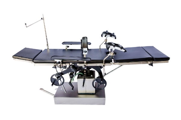 T420型綜合手術臺（側部操縱型）